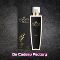 De Cadeau Factory APAR feromonen parfum voor haar in een elegante zwarte en gouden fles met bijpassende verpakking.