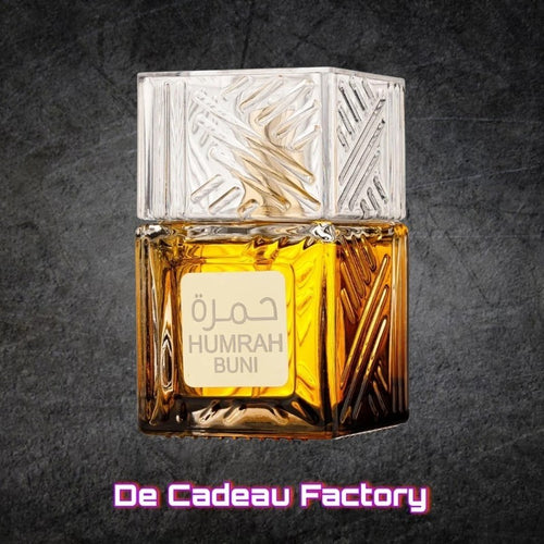 De Cadeau Factory Arabisch unisex parfum in een luxe glazen flacon met amberkleurige vloeistof en textuur in het glas.